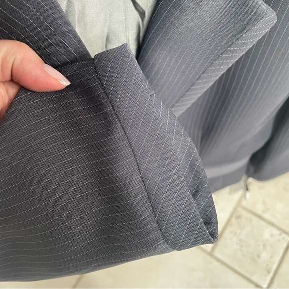 NWT Tahari Steel Grey White Pinstripe 3/4 Sleeve 3 Button Lined Blazer Jacket - Picture 3 of 11